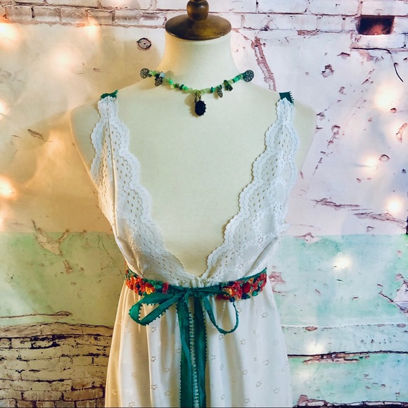 VINTAGE EYELET EMBELLISHED MAXI - Picture 8 of 8